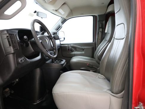 Used 2016 Chevrolet Express 3500 RWD image 6