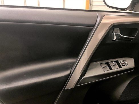Used 2018 Toyota RAV4 XLE w/ Convenience Package image 23