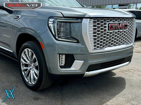 Used 2024 GMC Yukon XL Denali w/ Advanced Technology Package AWD/4WD image 10