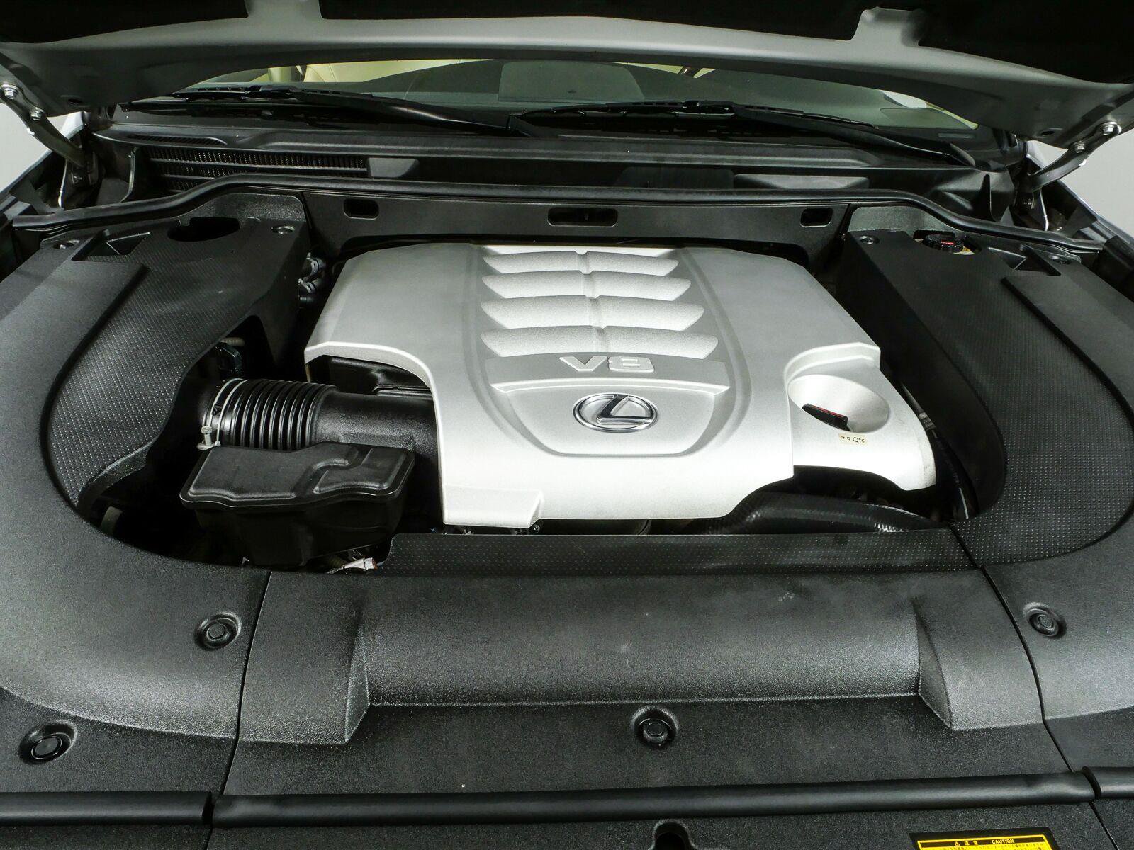 Used 2011 Lexus LX 570 4WD w/ Luxury Pkg image 40