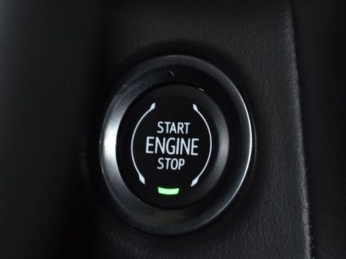 Used 2023 GMC Yukon XL SLT image 25