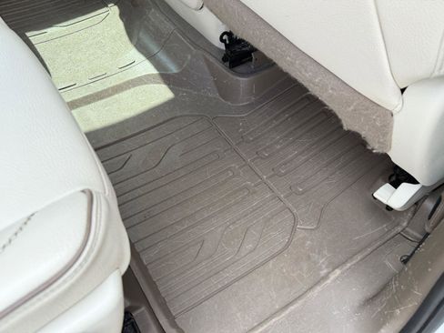 Used 2022 GMC Yukon XL Denali w/ Denali Premium Package image 52