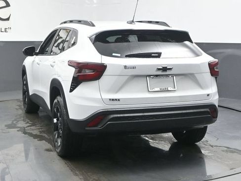 New 2026 Chevrolet Trax LT w/ Driver Confidence Package FWD image 13