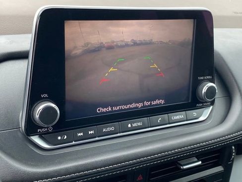 Used 2021 Nissan Rogue S image 9