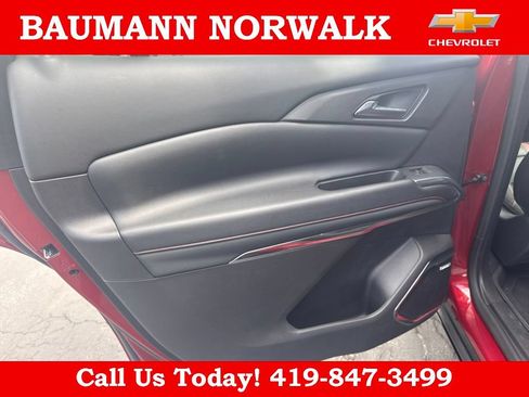 Used 2026 Chevrolet Traverse RS w/ LPO, Floor Liner Package FWD image 39