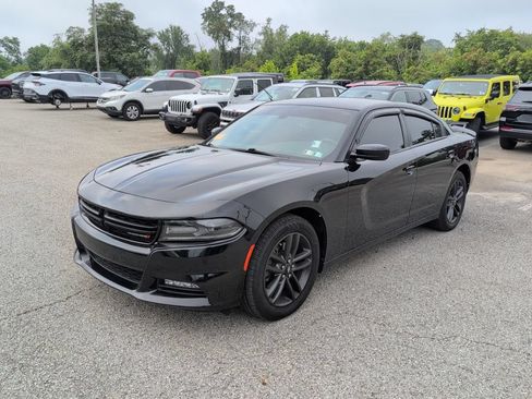 Used 2019 Dodge Charger SXT w/ Driver Confidence Group AWD/4WD image 3