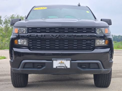 Used 2021 Chevrolet Silverado 1500 Custom Trail Boss w/ Midnight Edition AWD/4WD image 3
