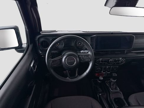 Used 2025 Jeep Wrangler Unlimited Rubicon image 15