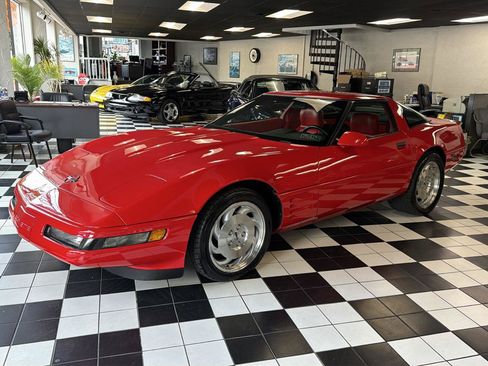 Used 1993 Chevrolet Corvette Coupe RWD image 1