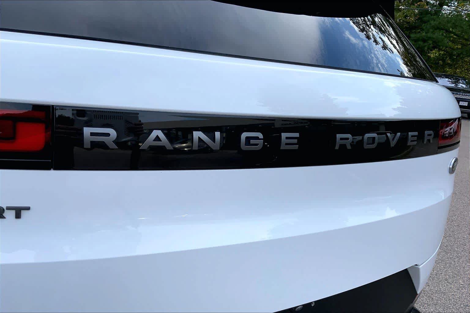 Used 2023 Land Rover Range Rover Sport SE AWD/4WD image 31