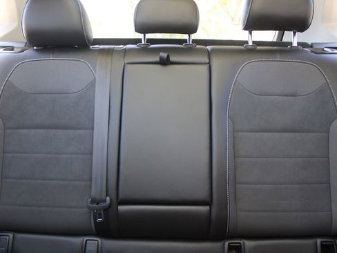Used 2023 Volkswagen Taos SE w/ Panoramic Sunroof Package FWD image 53