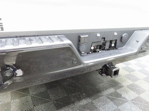 Used 2025 Chevrolet Silverado 1500 ZR2 w/ Technology Package image 48