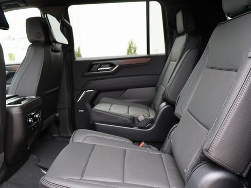 New 2026 GMC Yukon XL Denali w/ Denali Reserve Package AWD/4WD image 18