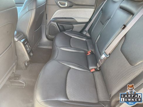 Used 2024 Jeep Compass Latitude image 35