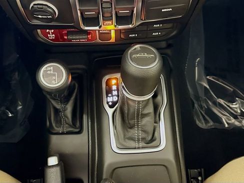 New 2026 Jeep Gladiator Willys AWD/4WD image 16