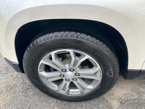 Used 2014 GMC Acadia SLT w/ Technology Package FWD image 11