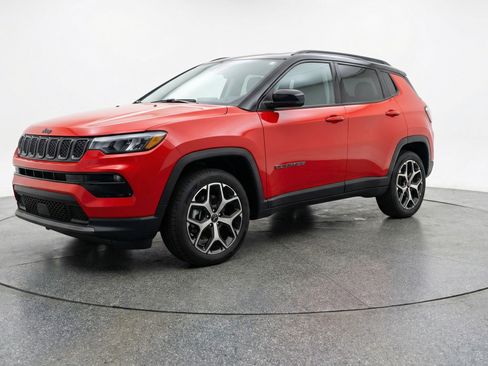 Used 2025 Jeep Compass Limited AWD/4WD image 3