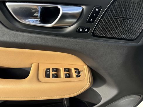 Used 2021 Volvo XC60 T5 Inscription w/ Advanced Package image 19