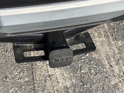 Certified 2025 Kia Carnival EX FWD image 17