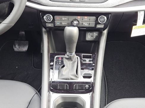 New 2026 Jeep Compass Latitude image 17