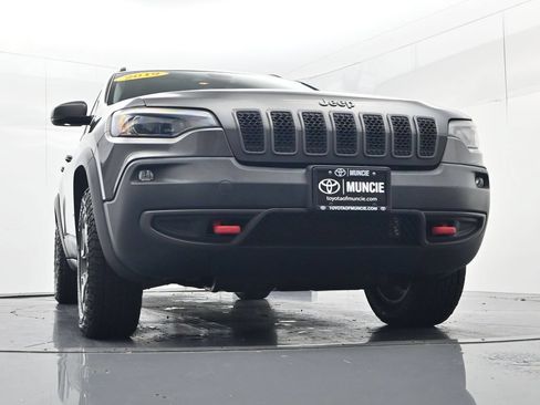Used 2019 Jeep Cherokee Trailhawk AWD/4WD image 48