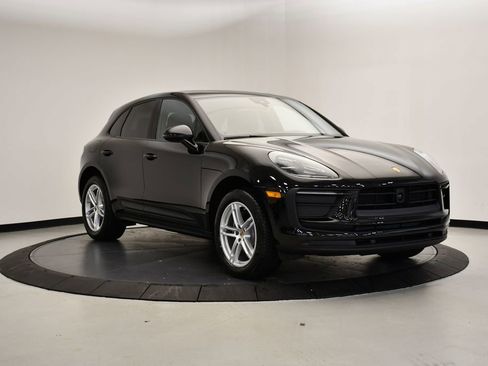 Certified 2025 Porsche Macan Turbo AWD/4WD image 9