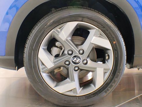 Used 2021 Hyundai Venue SEL FWD image 15