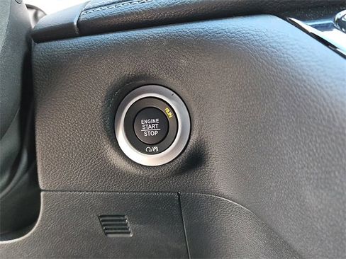 New 2026 Chrysler Pacifica Select image 17