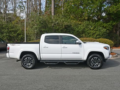 Certified 2022 Toyota Tacoma TRD Sport w/ Technology Package image 5
