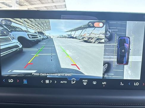 Used 2025 Lincoln Aviator 2WD image 17
