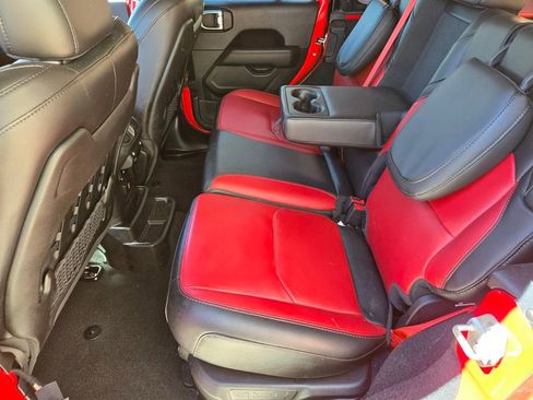 Used 2023 Jeep Wrangler Unlimited Rubicon 4xe image 7