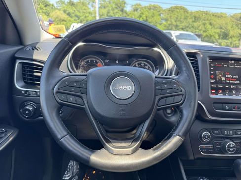 Used 2019 Jeep Cherokee Trailhawk AWD/4WD image 11
