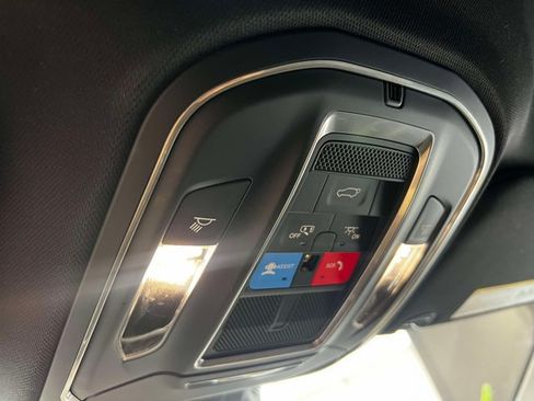 Used 2026 Jeep Cherokee Limited AWD/4WD image 32