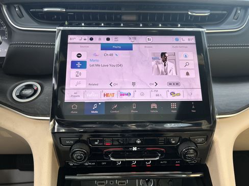 New 2025 Jeep Grand Cherokee Limited w/ Black Appearance Package image 48