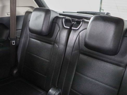 Used 2020 Volkswagen Tiguan SE w/ Panoramic Sunroof Package image 26