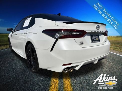 Used 2022 Toyota Camry XSE image 9
