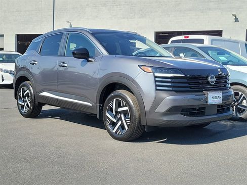 New 2026 Nissan Kicks SV image 4