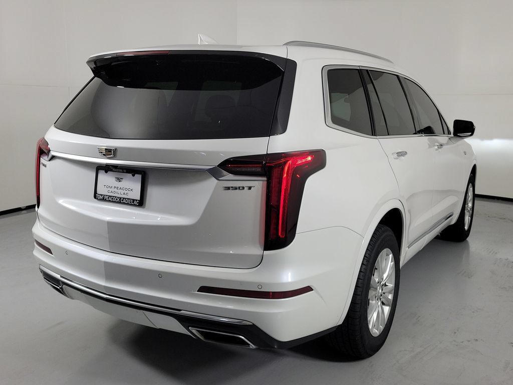 Certified 2023 Cadillac XT6 Luxury FWD image 3
