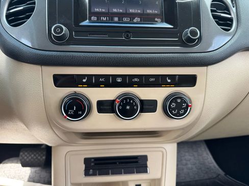 Used 2016 Volkswagen Tiguan S image 43