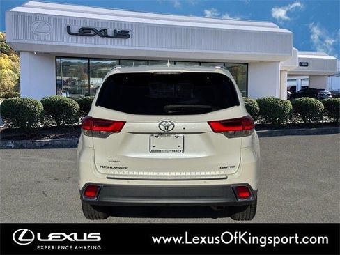 Used 2017 Toyota Highlander Limited image 4