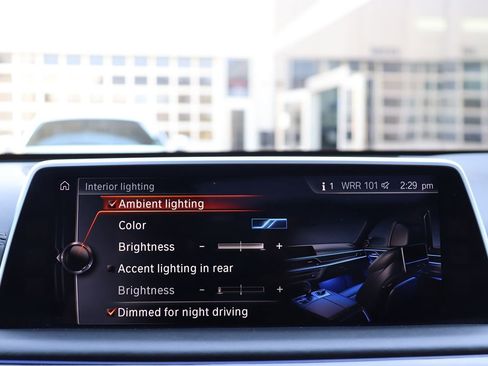 Used 2017 BMW 750i xDrive image 25