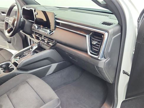 Used 2024 GMC Canyon Elevation image 32