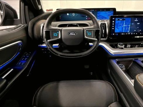 Used 2025 Ford Expedition Tremor AWD/4WD image 6