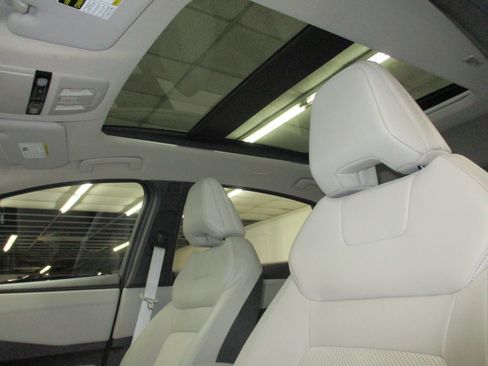 Used 2023 Nissan Ariya AWD image 18