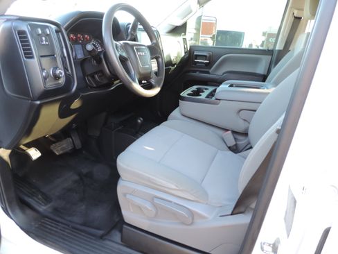 Used 2018 GMC Sierra 3500 4x4 Crew Cab w/ Sierra Convenience Package image 6