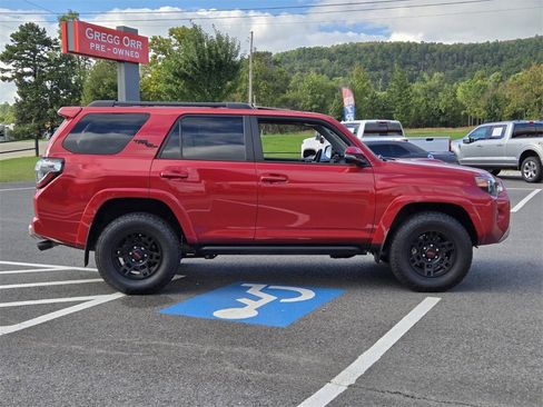 Used 2023 Toyota 4Runner TRD Off-Road Premium image 6