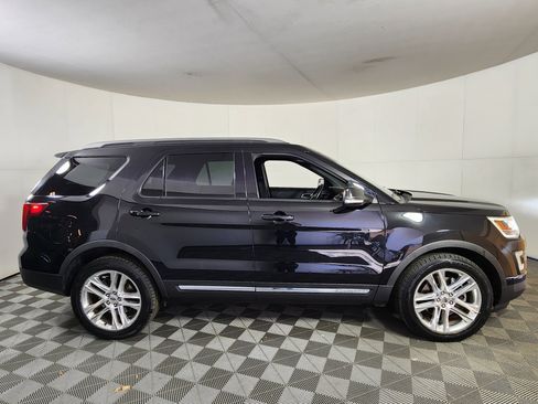 Used 2016 Ford Explorer XLT w/ Equipment Group 202A image 8