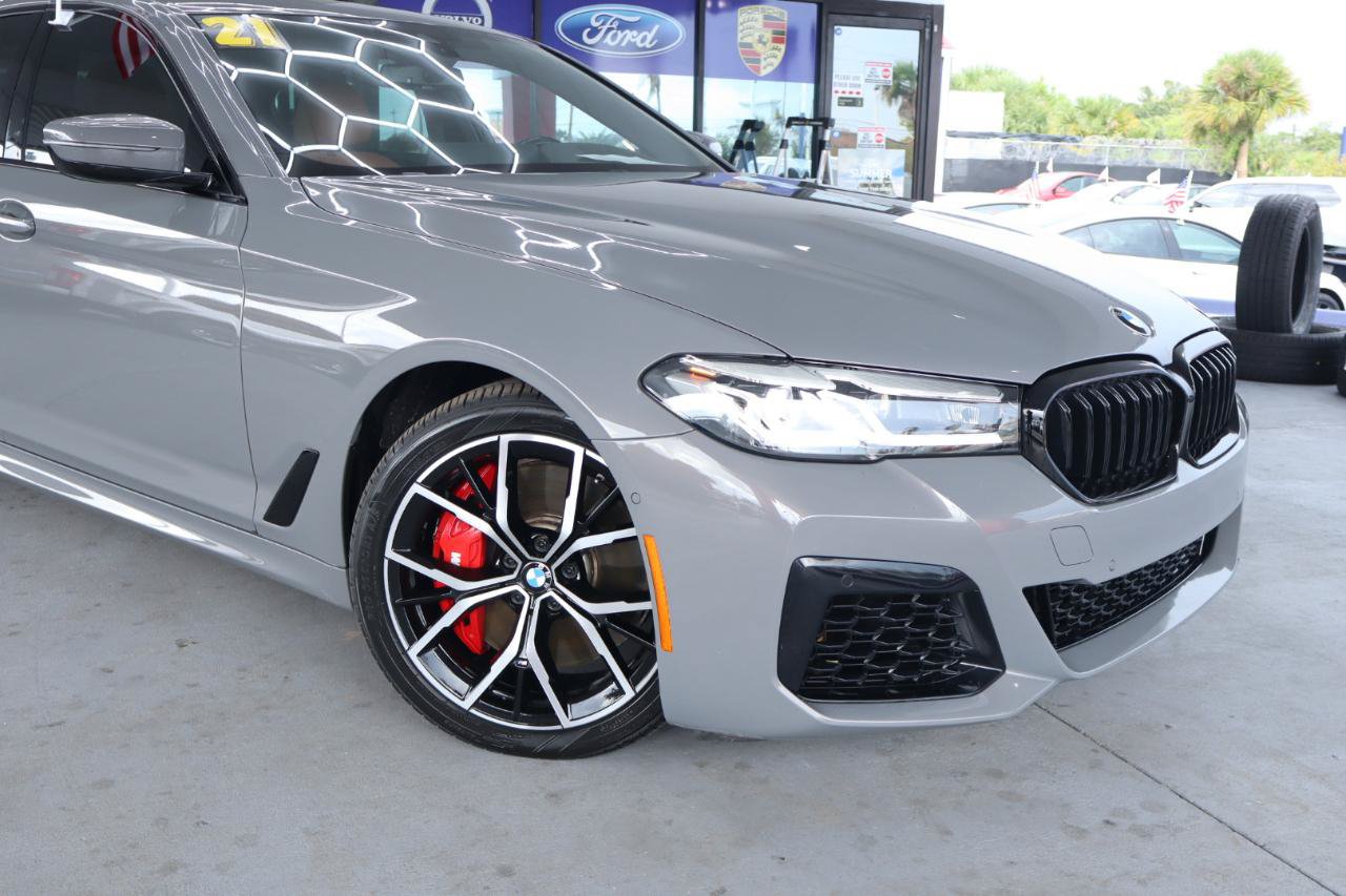 Used 2021 BMW 540i w/ M Sport Package RWD image 2