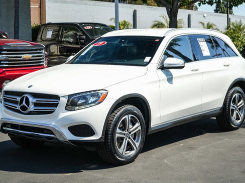 Used 2019 Mercedes-Benz GLC 300 image 3