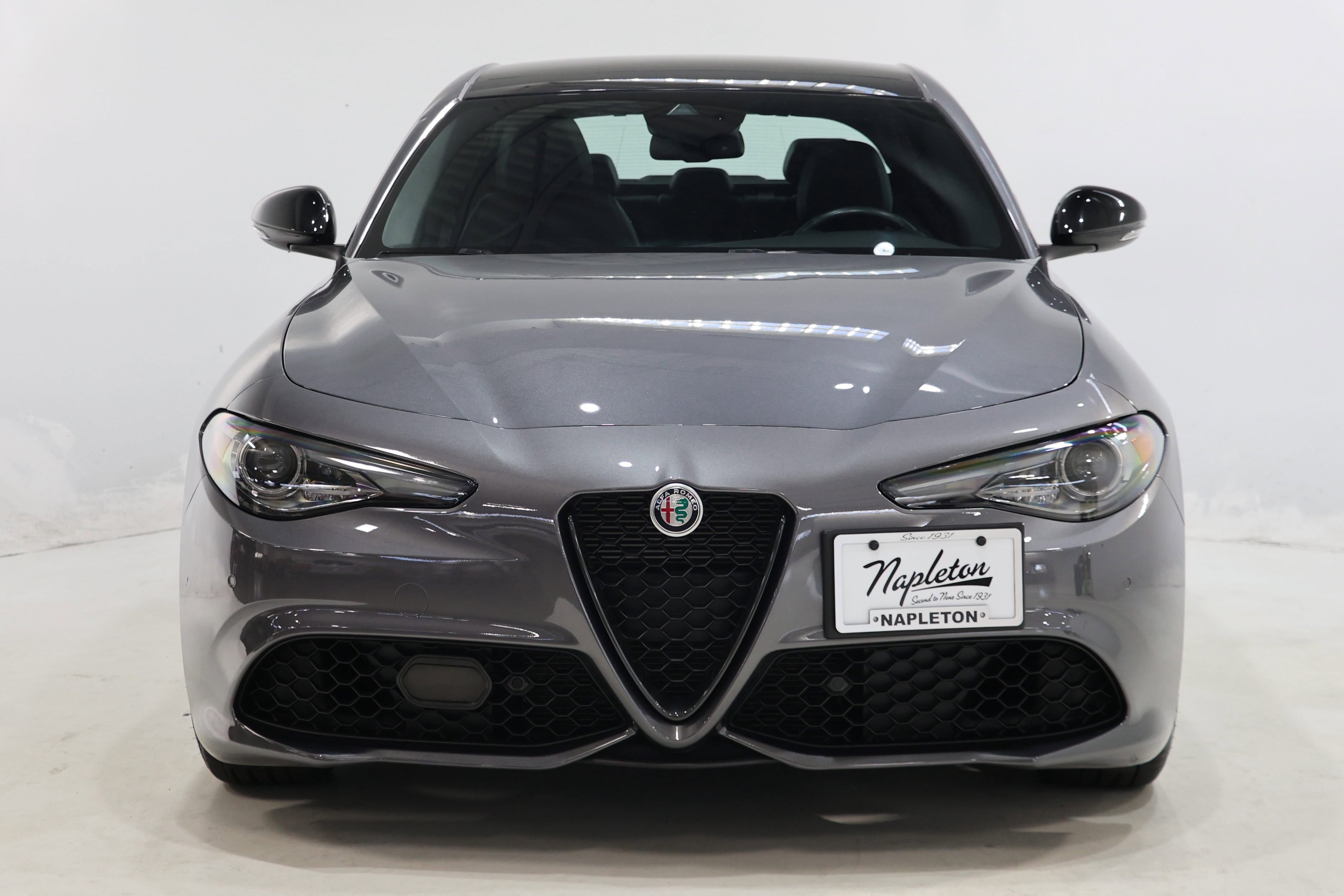 Certified 2023 Alfa Romeo Giulia Veloce AWD/4WD image 2